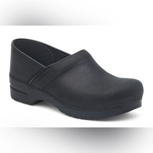 Dansko Pro Black Oiled Leather Clogs (Wide)
